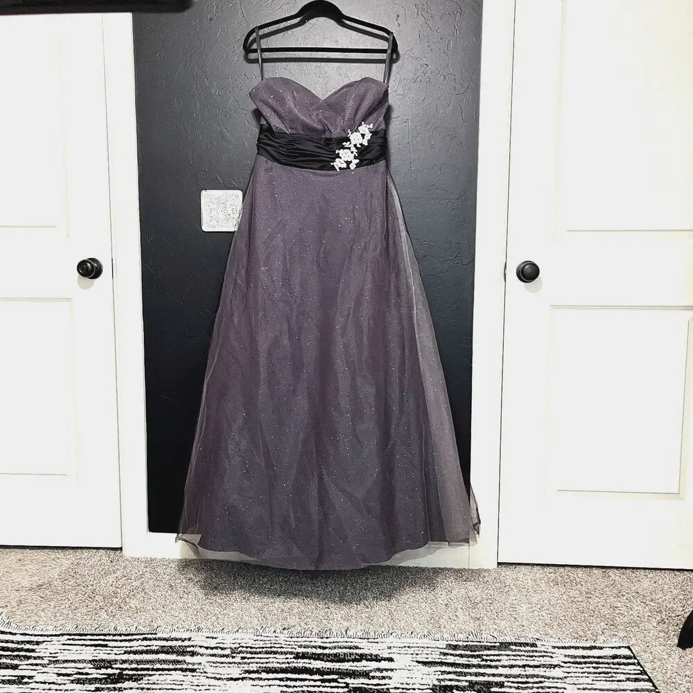 Disney Fairy Tale Weddings by Alfred Angelo – Royal Maidens Gown – Size 16 - Picture 5 of 14